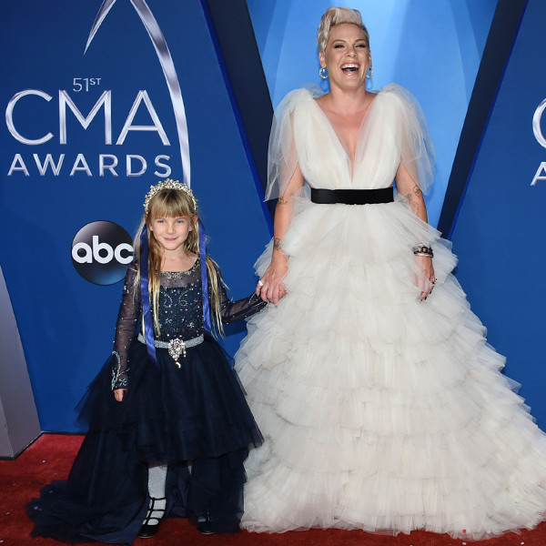 Pink, Willow, 2017 CMA Awards Pink, Willow, 2017 CMA Awards